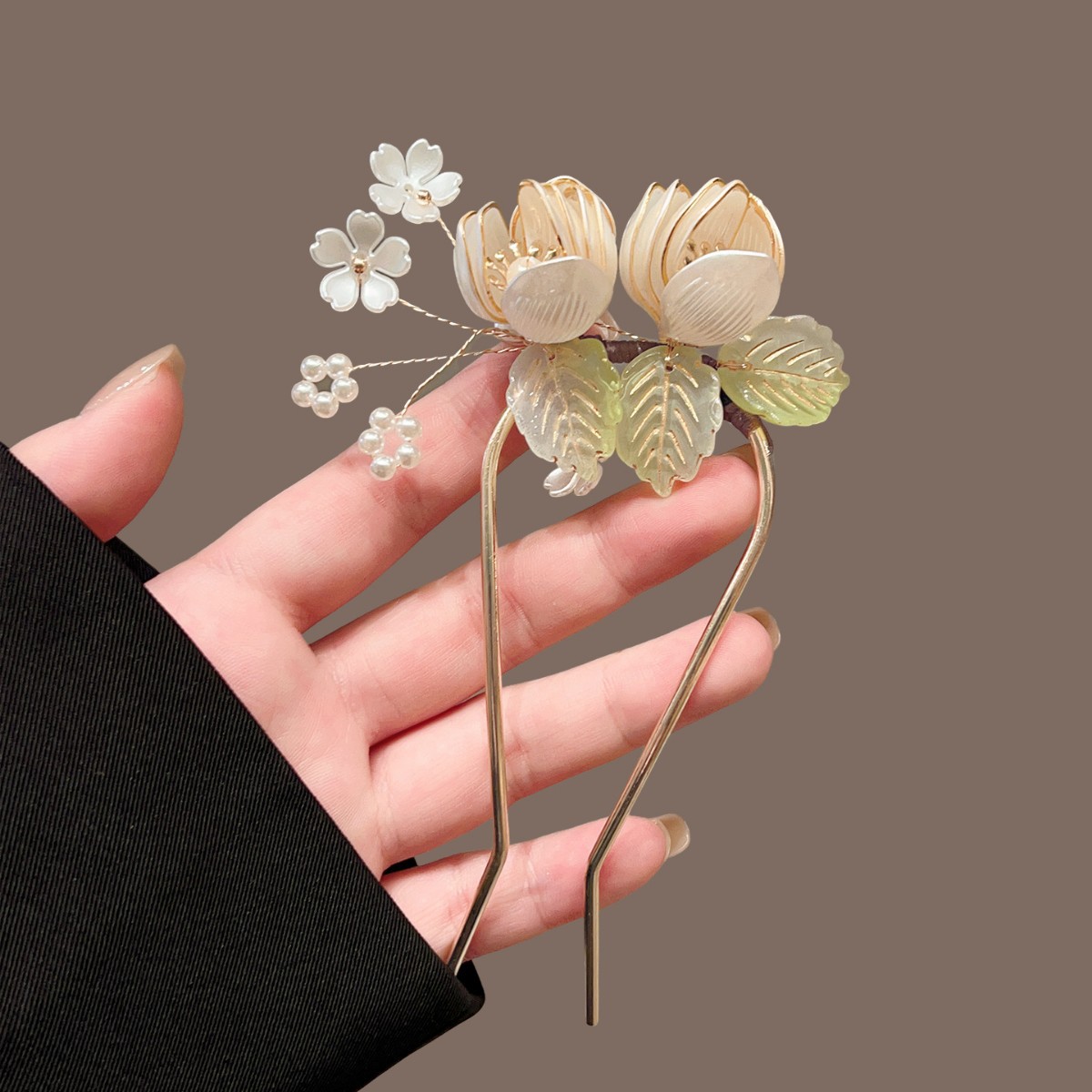 Supply Florist - Magnolia U-shaped Hairpin, Wrapped Flower New