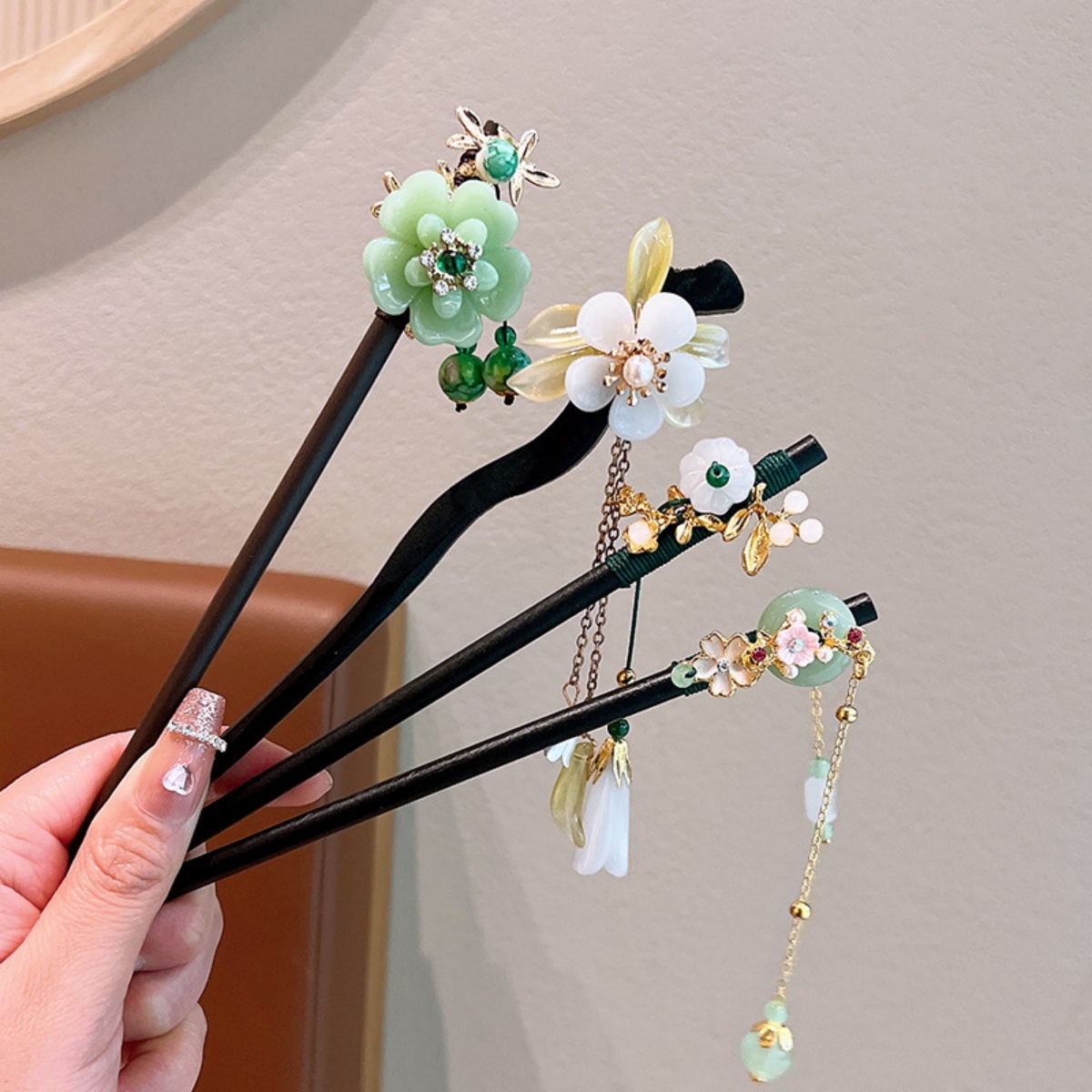 Exquisite Flower Tassel Wooden - Supply Florist recensione e prezzo